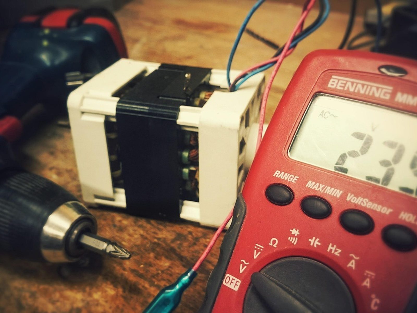 Material eléctrico con envío a domicilio